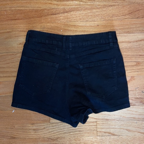 F21 Shorts - Picture 2 of 3